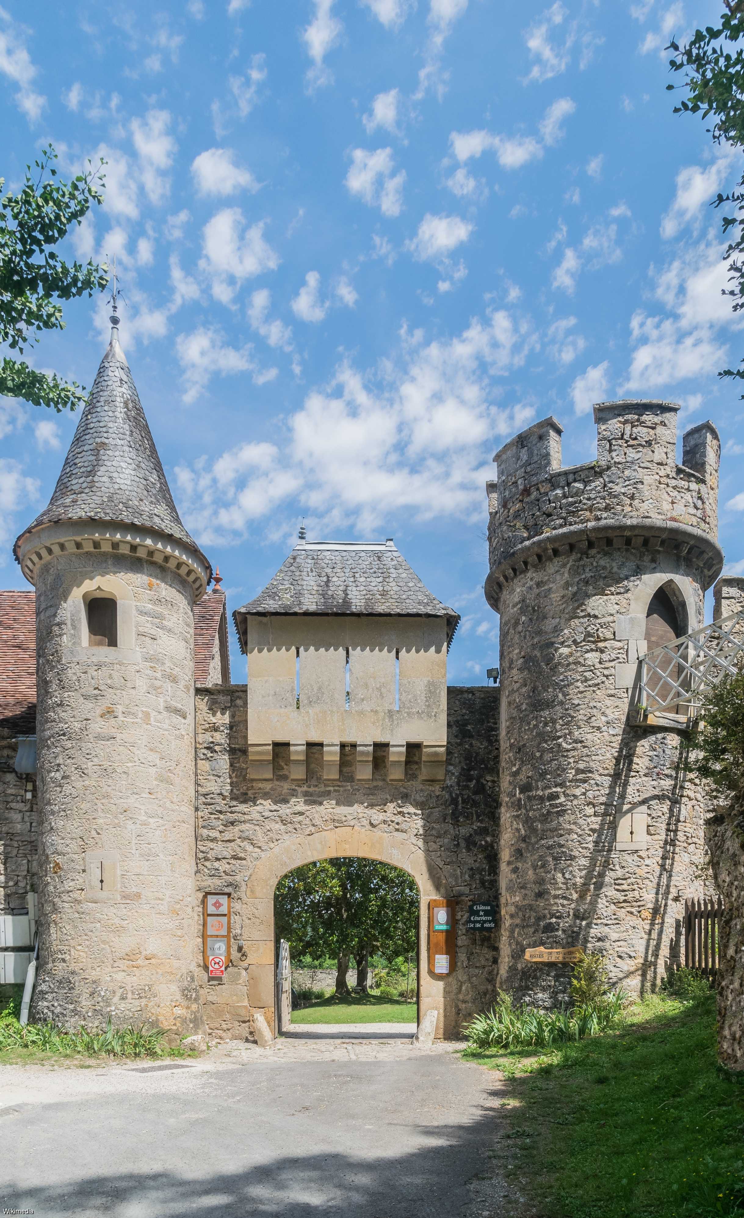 Le château de Cénevières (Lot)